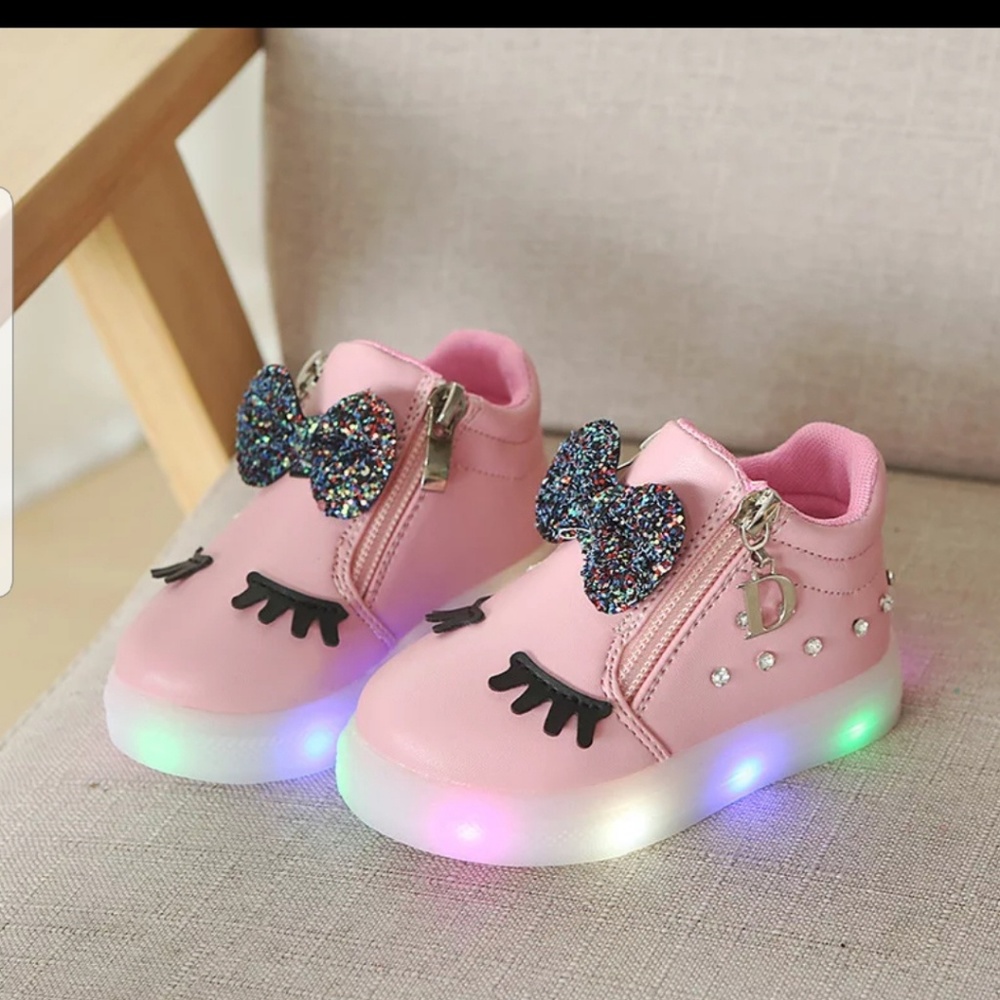 PINK L.E D. EYELASH SEQUIN BOW BABY GIRL SNEAKERS